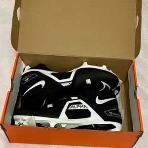 Mens Nike Alpha Menace Pro 3 Molded Football Cleat